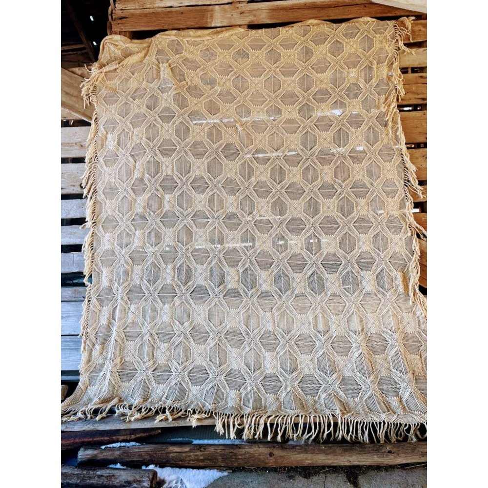 Antique/Vintage Cotton crochet Thread Bedspread with Fringe 108x82" - Picture 1 of 13